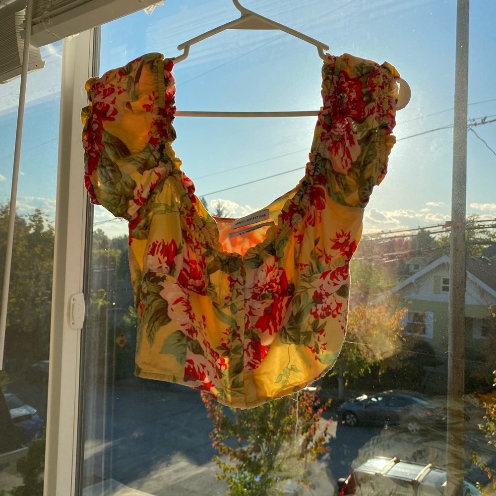 Urban Outfitters | floral crop corset clasps | size medium